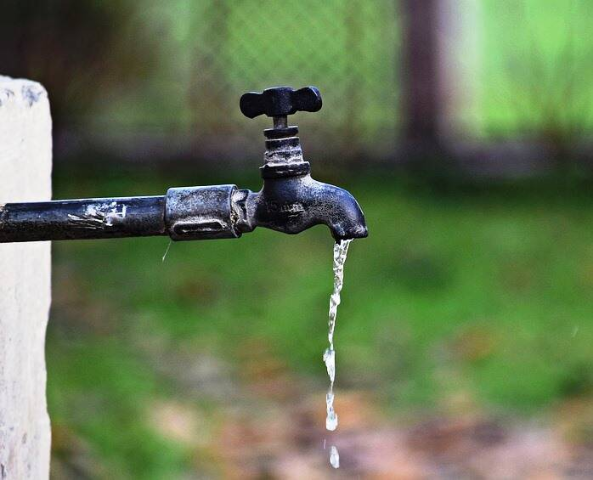 Risparmio idrico e limitazioni per l'utilizzo dell'acqua potabile